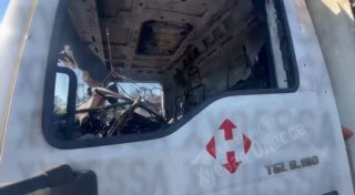 В Одессе после ночного удара загорелись терминал «Новой почты» и цех по производству пластиковой посуды