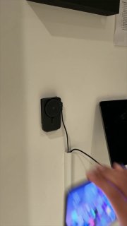 iPhone Duo наклоняется на MagSafe-подставках