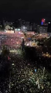 В Белграде проходят массовые протесты против власти Вучича