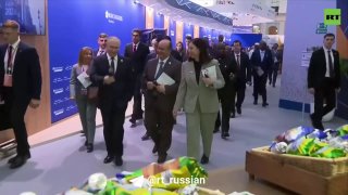 Путин посетил стенд RT на саммите Россия — Африка