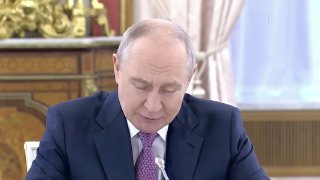 Владимир Путин обсудил с лидером Судана пути нормализации обстановки и сотрудничества
