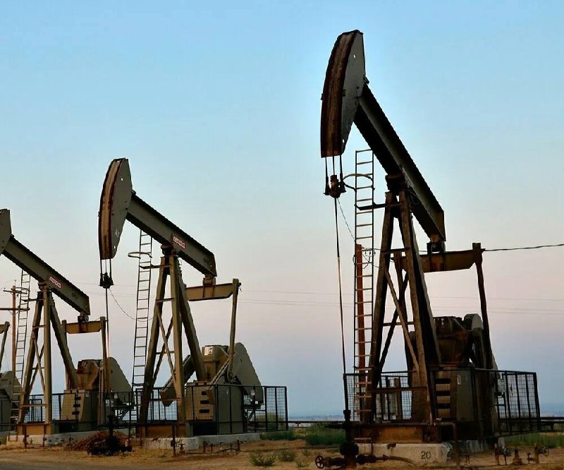 Индия не сокращает импорт российской нефти, несмотря на давление США.