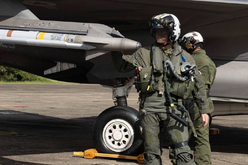Истребители F-35B Lightning II ВМС США находятся на базе в Пуэрто-Рико.