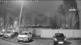 В цехе произошел взрыв, два человека остаются под завалами.