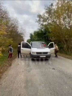 В Хмельницкой области женщины напали на автомобиль ТЦК.