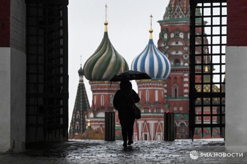 В Москве в субботу ожидается облачная погода с небольшими дождями и температурой до +8 градусов.