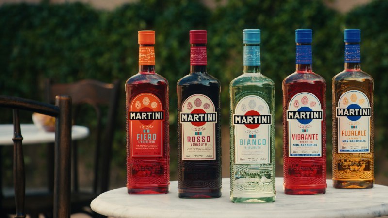 В России запустят производство вермутов Martini Bianco и Martini Fiero.