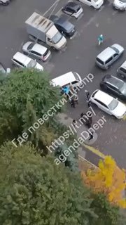 В Украине растет недовольство работой ТЦК, что проявляется в негативных комментариях и видеороликах.