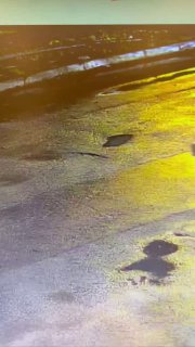 Сотрудник "Магнита" в Москве показал, как справляться со стрессом с помощью танцев.