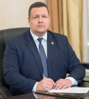В Нефтеюганске проходят обыски в мэрии из-за подозрений в содействии продаже муниципального имущества по заниженной цене.