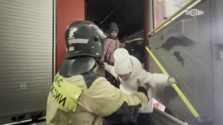 В России проходят акции, посвященные Дню отца, с полосой препятствий и турниром по картингу.