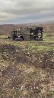 Российские военные уничтожили бронемашину с экипажем ВСУ на Северском направлении.