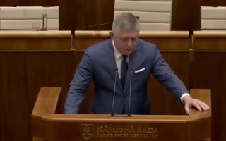 Премьер Словакии раскритиковал Джонсона за попытки «поставить Россию на колени»
