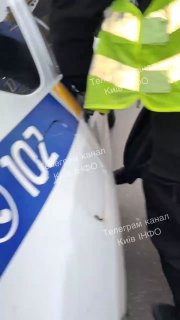 В Киеве сотрудники ТЦК задержали торгового экспедитора на парковке у гипермаркета.