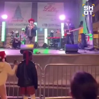 Стрельба на церемонии зажжения рождественской ёлки в США