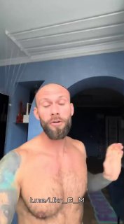 Волна возмущения в украинских соцсетях: критика Зеленского и мобилизации