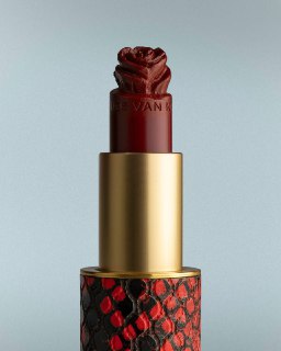 Dries Van Noten выпустил скульптурные помады