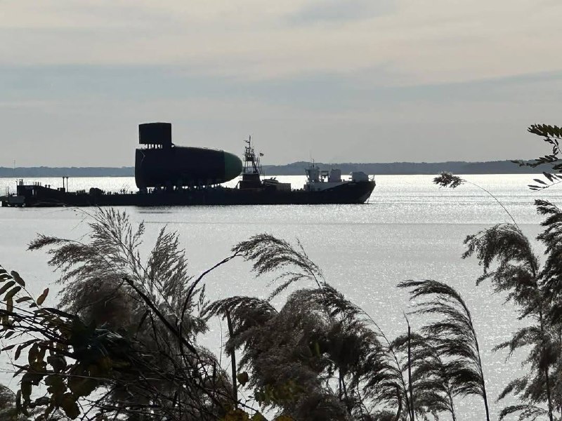 Транспортировка носовой секции американской ПЛАРБ