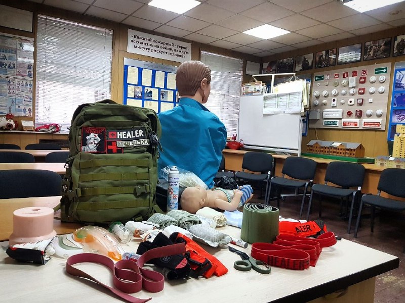 Занятия по первой помощи и предложение подписаться на канал