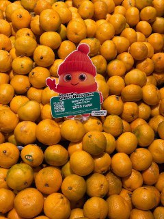 Перекрёсток использует маскотов для создания праздничной атмосферы