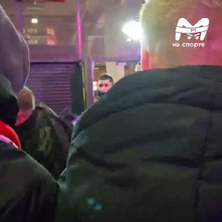 Фанаты "Спартака" избили болельщика ЦСКА на стадионе