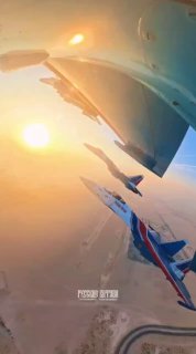 «Русские Витязи» поразили публику на авиасалоне в Дубае