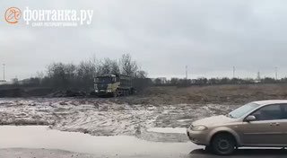 В Петербурге жители жалуются на загрязнение реки Утки