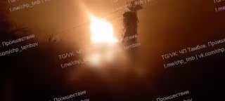 В Тамбовской области загорелась нефтебаза после падения обломков БПЛА