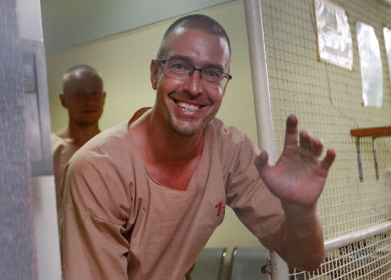 Блогеру Лесли ограничили родительские права