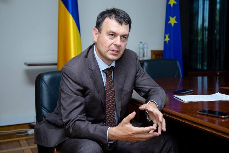 Гетманцев объяснил низкие зарплаты в Украине низкой производительностью труда