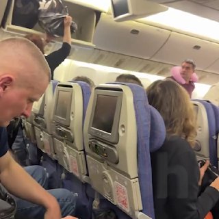 Пассажиры Boeing 777-200 обрадовались благополучной посадке