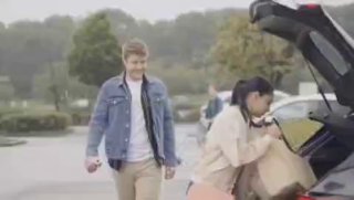 Социальная реклама в Великобритании вызвала критику из-за неверного изображения домогательств