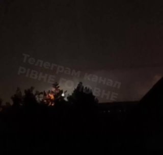 Пожар после взрыва в Сарнах