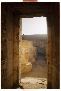 Виды Люксора и сложности с написанием текста о Египте