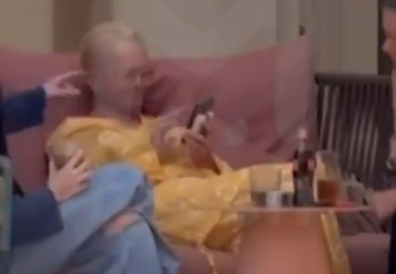 Лариса Долина отказывается выселяться из отеля в Абу-Даби