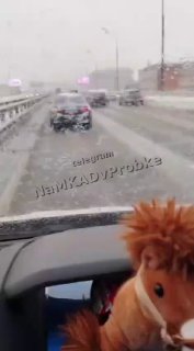 Водитель Mercedes не пропустил скорую с ребенком в Москве